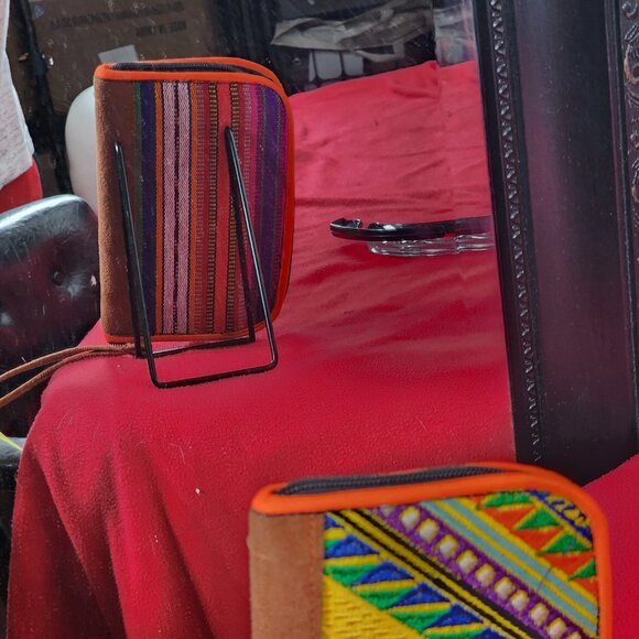 JL Brand Duo Pattern Aztec Stripe Embroidered Leather Zip Hand Strap Wallet OPB - Picture 5 of 16